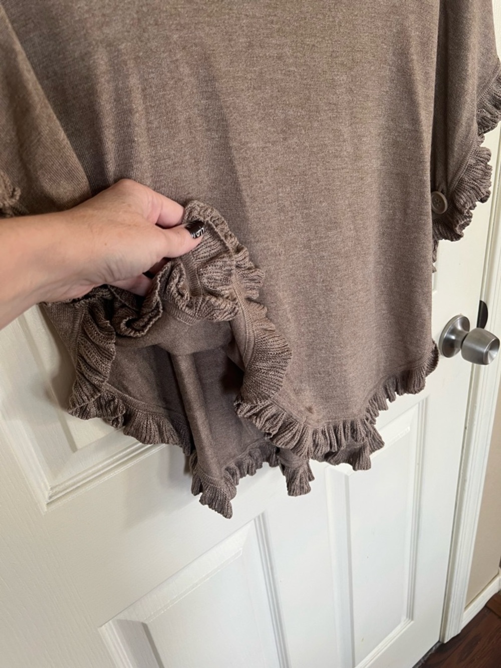 Joseph A Taupe Ruffle Poncho Sweater M Cowl Neck Knit Cape Style Top - Picture 5 of 11
